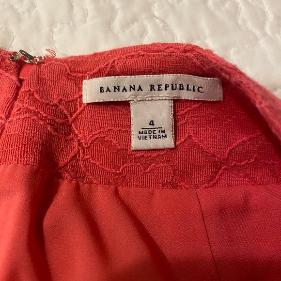 Banana Republic pencil skirt - Picture 4 of 6